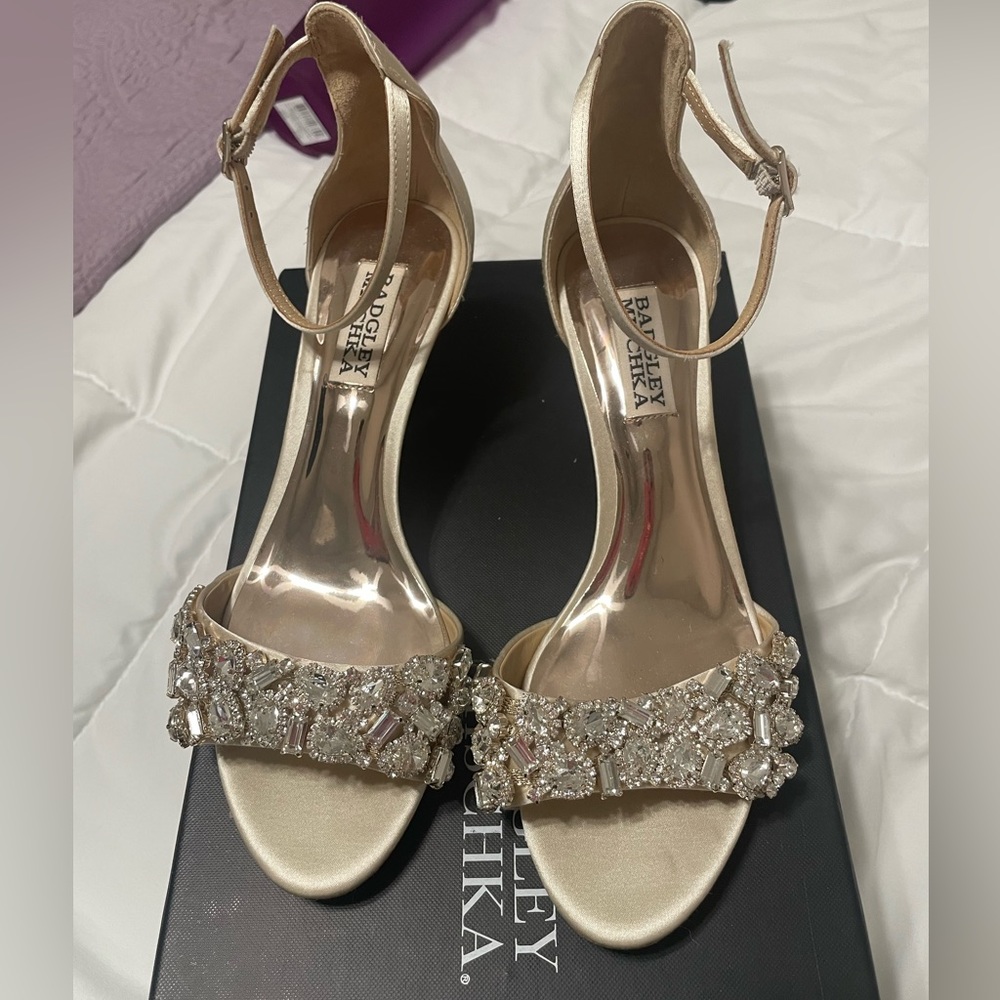 Badgley Mischka Heels - Excellent Used Condition- Champagne Color 6.5